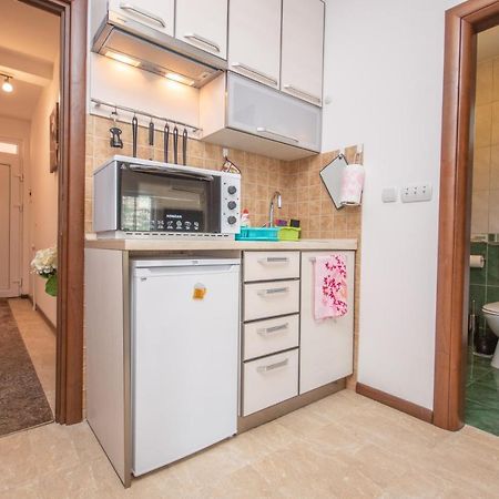 Apartmani Mrsic Risan Eksteriør bilde